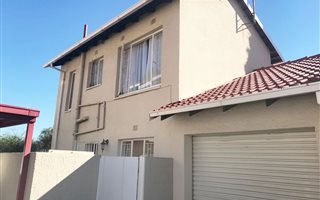 2 Bedroom Duplex in Beyers Park