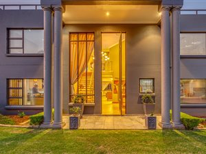 5 Bed House in Ruimsig