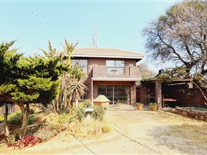 352 m² Commercial space in Northcliff
