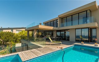5 Bedroom House in Oubaai and surrounds