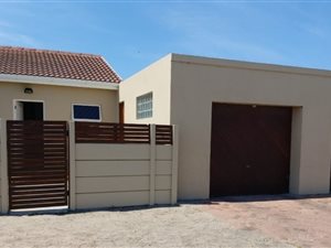 3 Bed House in Pelikan Park
