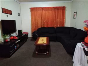 2 Bed Townhouse in Kleinfontein