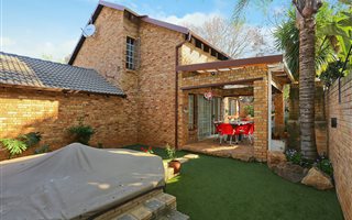 3 Bedroom Townhouse in Bromhof
