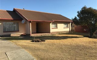 3 Bedroom House in Kosmos Park