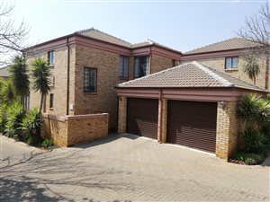 3 Bed Townhouse in Amorosa