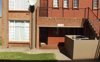 2 Bedroom Apartment in Laser Park