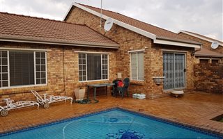 3 Bedroom Duplex in Honeydew Ridge