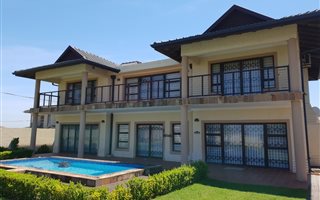 4 Bedroom House in Sheffield Beach