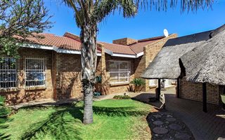 3 Bedroom House in Royldene
