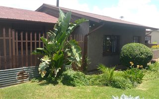 2 Bedroom House in Estera