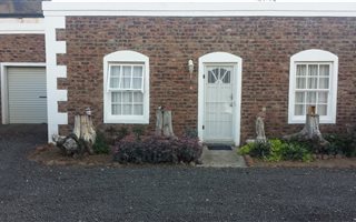 2 Bedroom Cluster in Graaff Reinet