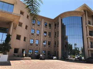 32 m² Commercial space in Bruma