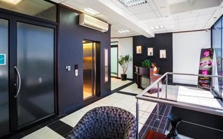 327.75 m² Office Space in Noordwyk