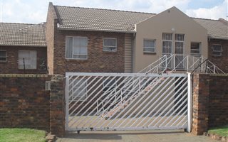 2 Bedroom Townhouse in Naturena