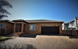 3 Bedroom House in Amberfield