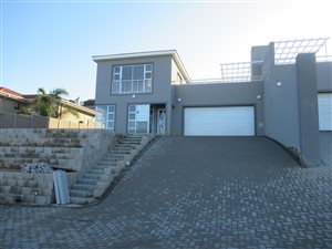 3 Bed Duet in Island View