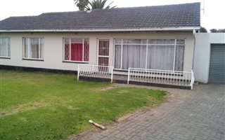 3 Bedroom House in Cruywagenpark