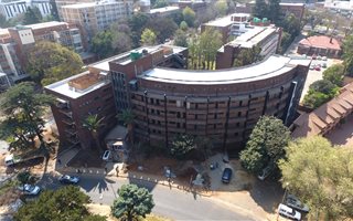 0.5 Bedroom Apartment in Parktown