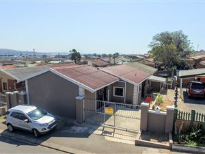 4 Bed House in Austerville