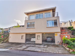 5 Bed House in Newlands West