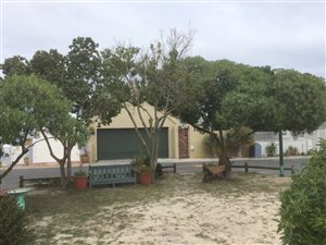 3 Bedroom House in Van Riebeeckstrand