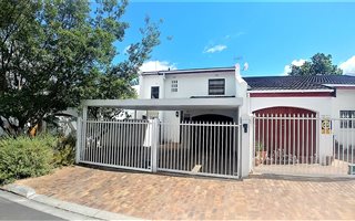 4 Bedroom House in Die Boord