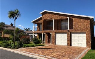 5 Bedroom House in Kleinbron Estate