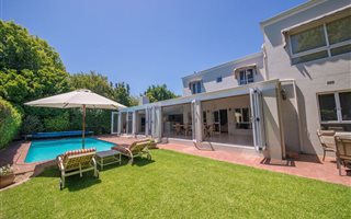 3 Bedroom House in Erinvale Estate