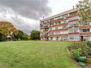 3 Bed Apartment in Essenwood