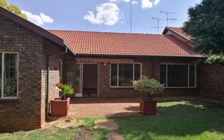 3 Bedroom House in Val de Grace