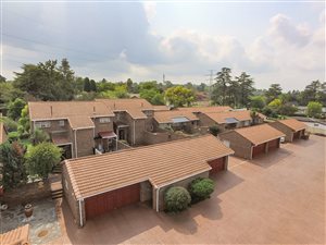 3 Bed Townhouse in Glen Lauriston