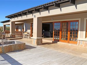 4 Bed House in Swartruggens
