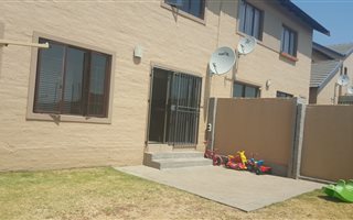 3 Bedroom House in Noordwyk