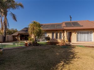 6 Bed House in Krugersrus