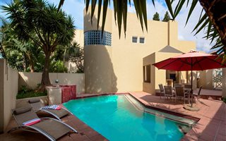 2 Bedroom Townhouse in Bryanston West