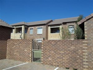 2 Bed Townhouse in Mooikloof Estate