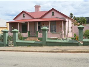 4 Bed House in College Hill