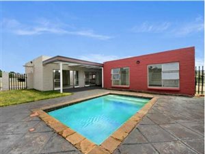 4 Bedroom House in Lanseria and surrounds