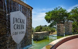 2 Bedroom Apartment in Jackal Creek Golf Estate
