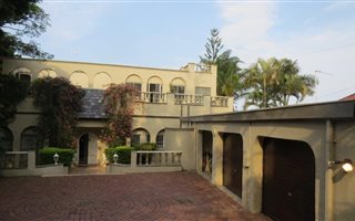 4 Bedroom House in Beachwood