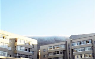 2 Bedroom Apartment in Zonnebloem