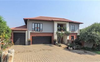 4 Bedroom House in Pebble Rock