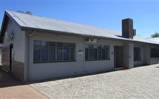 350 m² Office Space in Brits Central