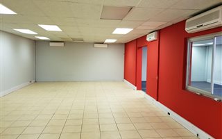 339 m² Industrial space in North Riding