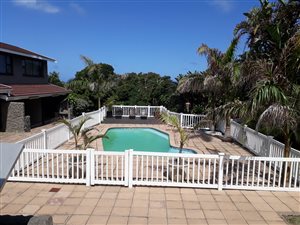 1400 m² Commercial space in Hibberdene