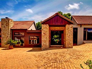 5 Bed House in Mooikloof Heights