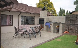 5 Bedroom House in Dalpark