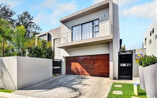 3 Bedroom Cluster in Bryanston West