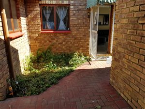 3 Bed Townhouse in Vanderbijlpark SE3