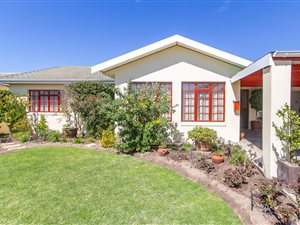4 Bed House in Northern Paarl